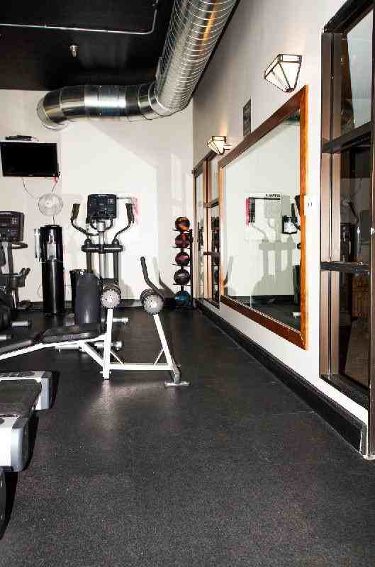 27 W Chestnut St #599