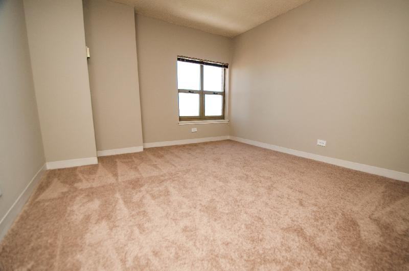 27 W Chestnut St #1317