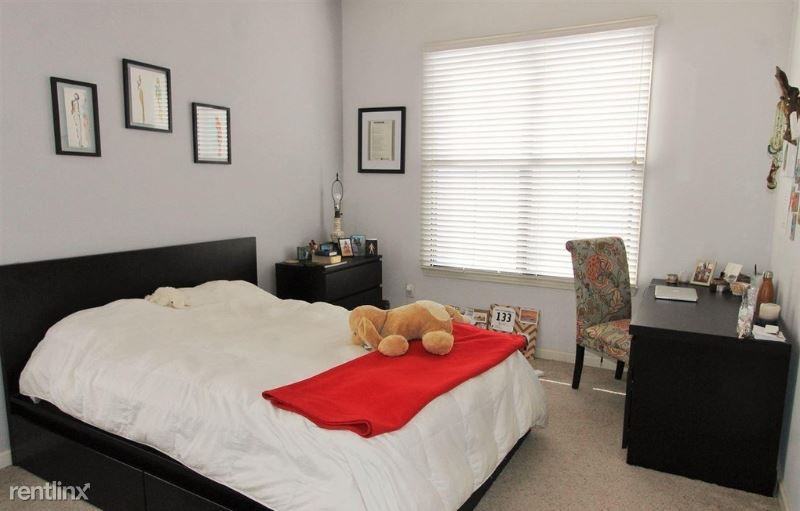 23 N Hemlock St - Photo 2 of 7