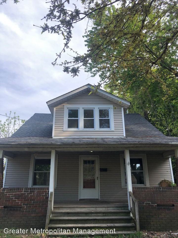 768 E Erie St - Photo 2 of 14