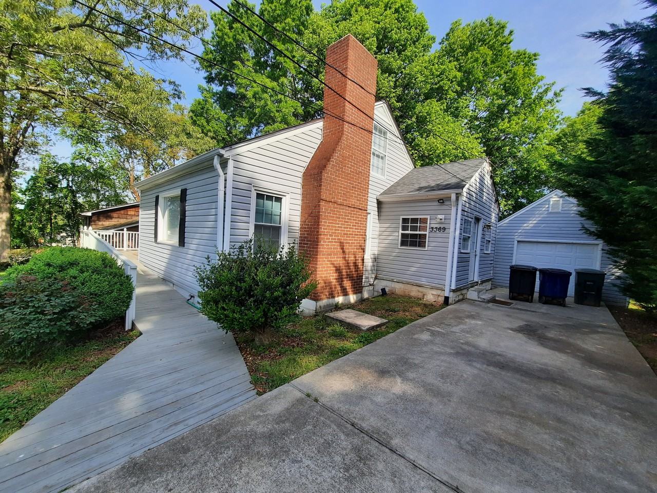 3369 Pollard Dr - Photo 2 of 11