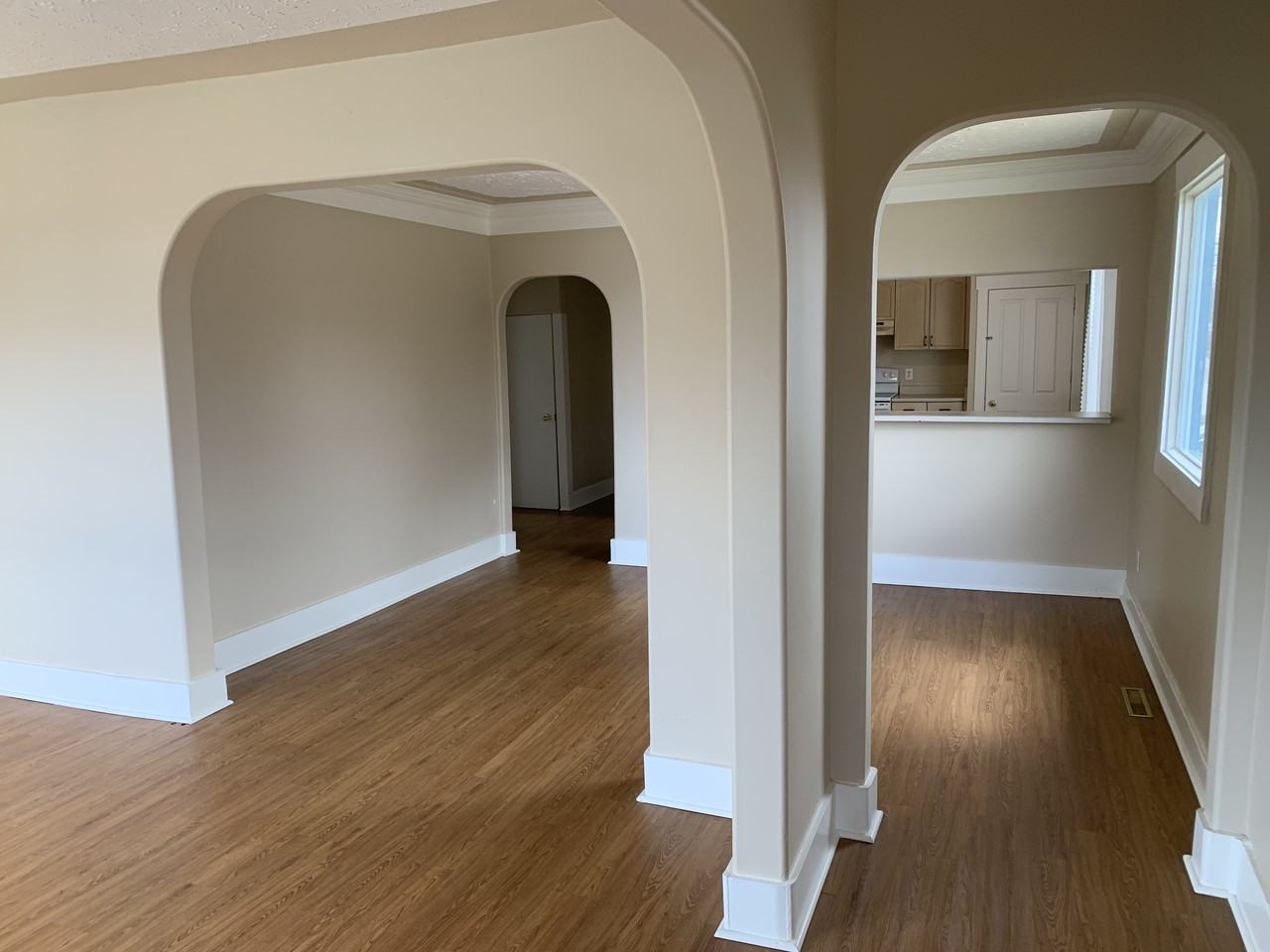 10801 154 Street - Photo 2 of 8