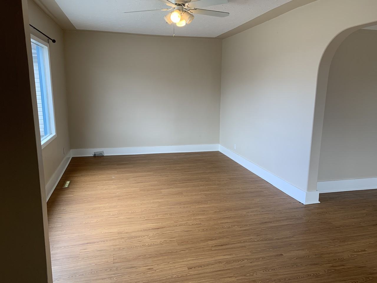 10801 154 Street - Photo 3 of 8