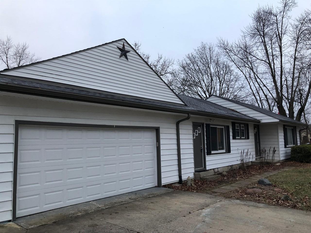 416 W Wenger Rd #1 - Photo 2 of 50