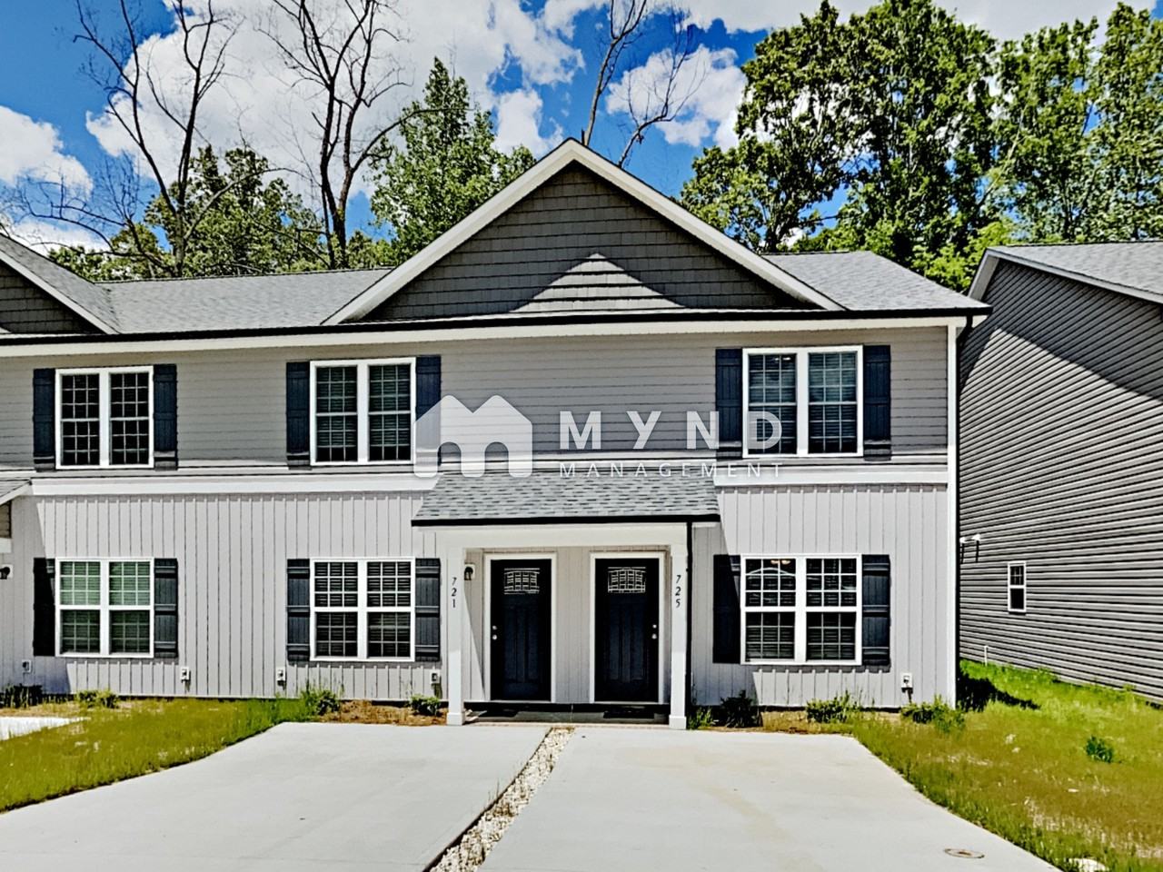 721 Hillside St - Photo 2 of 15