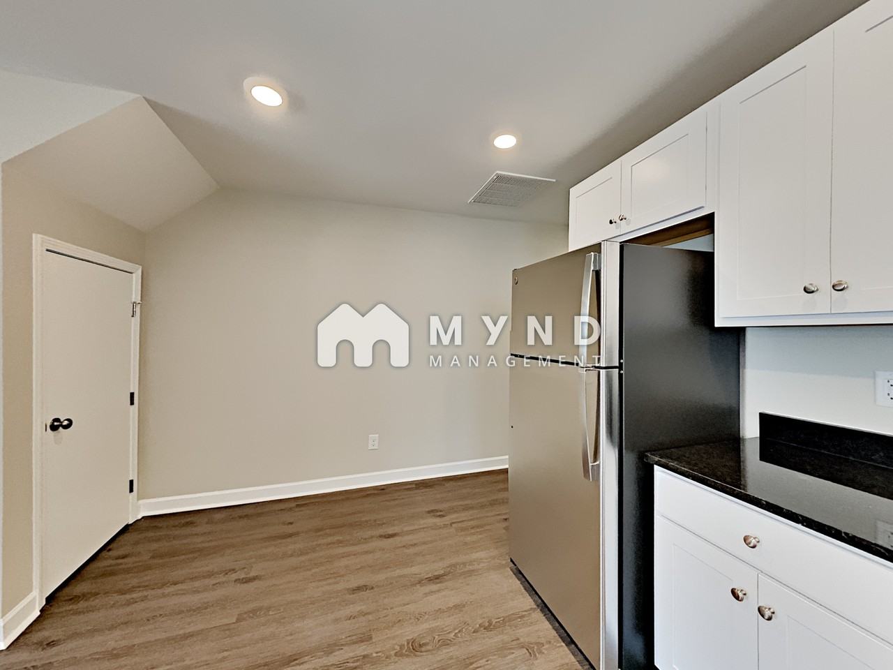 729 Hillside St - Photo 2 of 16