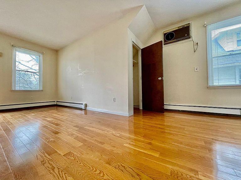 254 Purchase Street - Photo 2 of 6