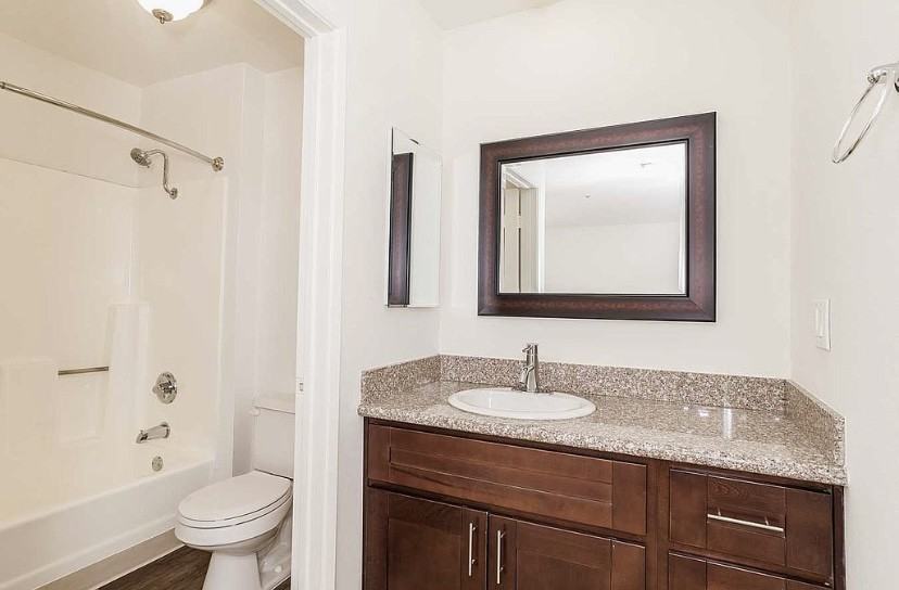 1538 North Martel Avenue - Photo 2 of 11