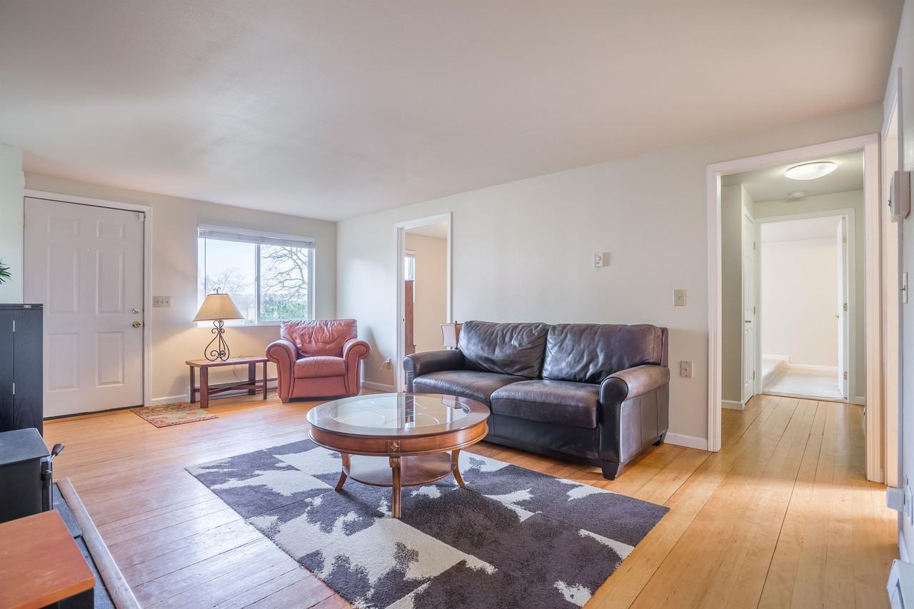 1227 S Henderson St #1 - Photo 2 of 10