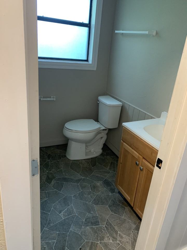 702 S Lee St #2 - Photo 5 of 8