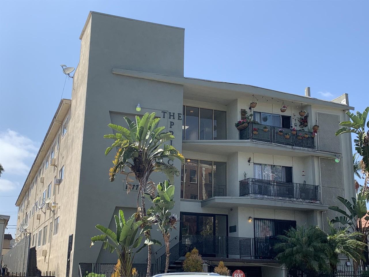 1177 S Norton Ave #27 - Photo 5 of 10