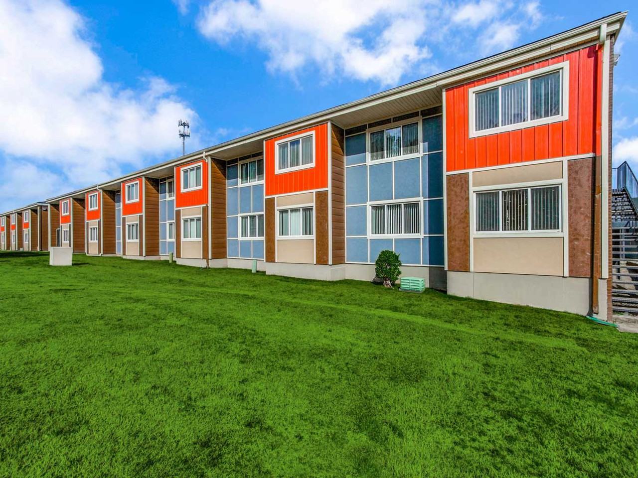 Villas on Sixty Fifth - Photo 2 of 30