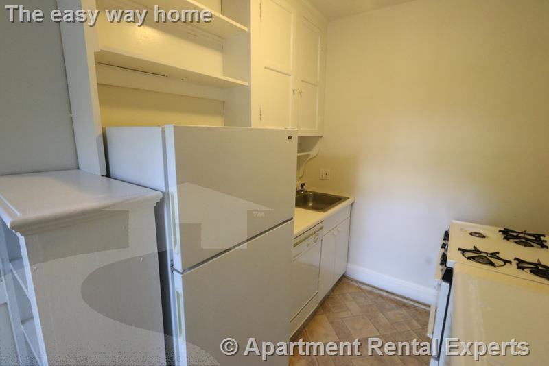 28 Langdon St #7 - Photo 3 of 14
