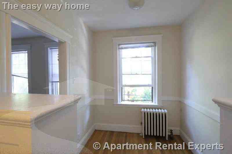28 Langdon St #7 - Photo 5 of 14