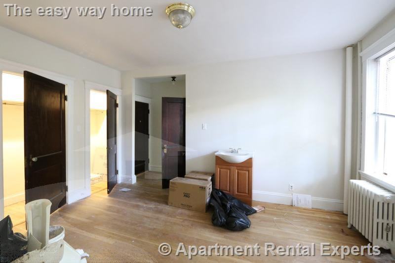 28 Langdon St #7 - Photo 6 of 14