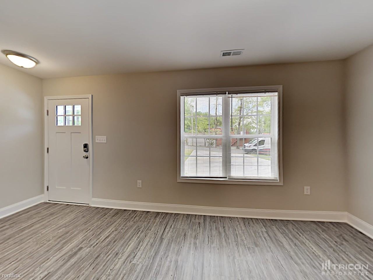 555 Sylvan St Sw - Photo 3 of 16