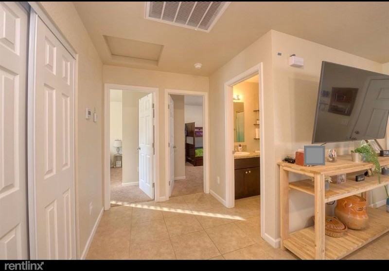 226 1/2 S 5th St - Photo 2 of 3