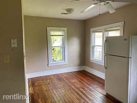 1016 W Jefferson St - Photo 3 of 6