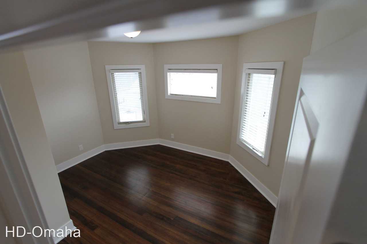 1317 S 36th St - Photo 3 of 25