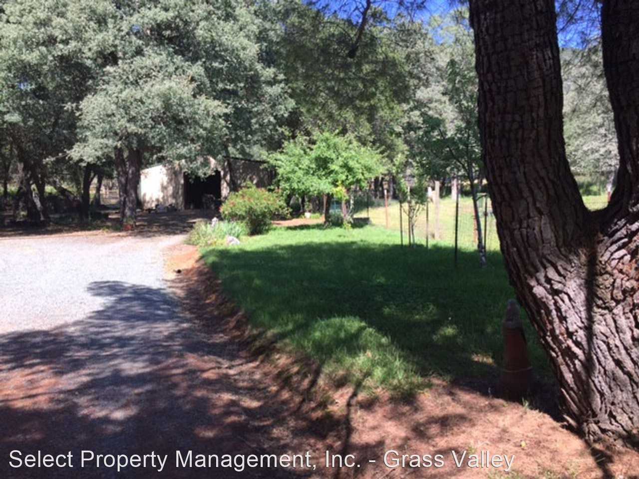 7403 White Oak Ln - Photo 2 of 8