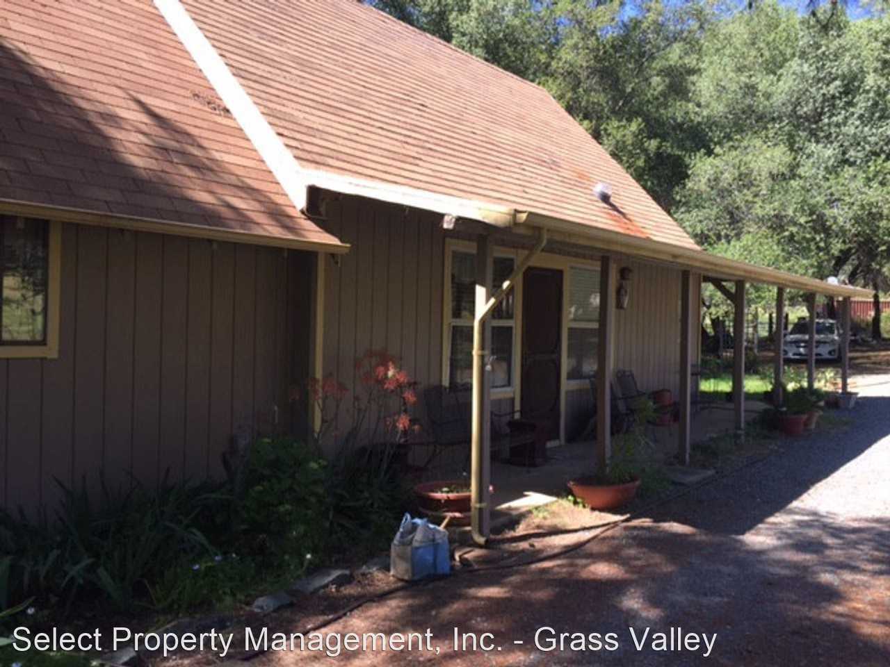 7403 White Oak Ln - Photo 3 of 8