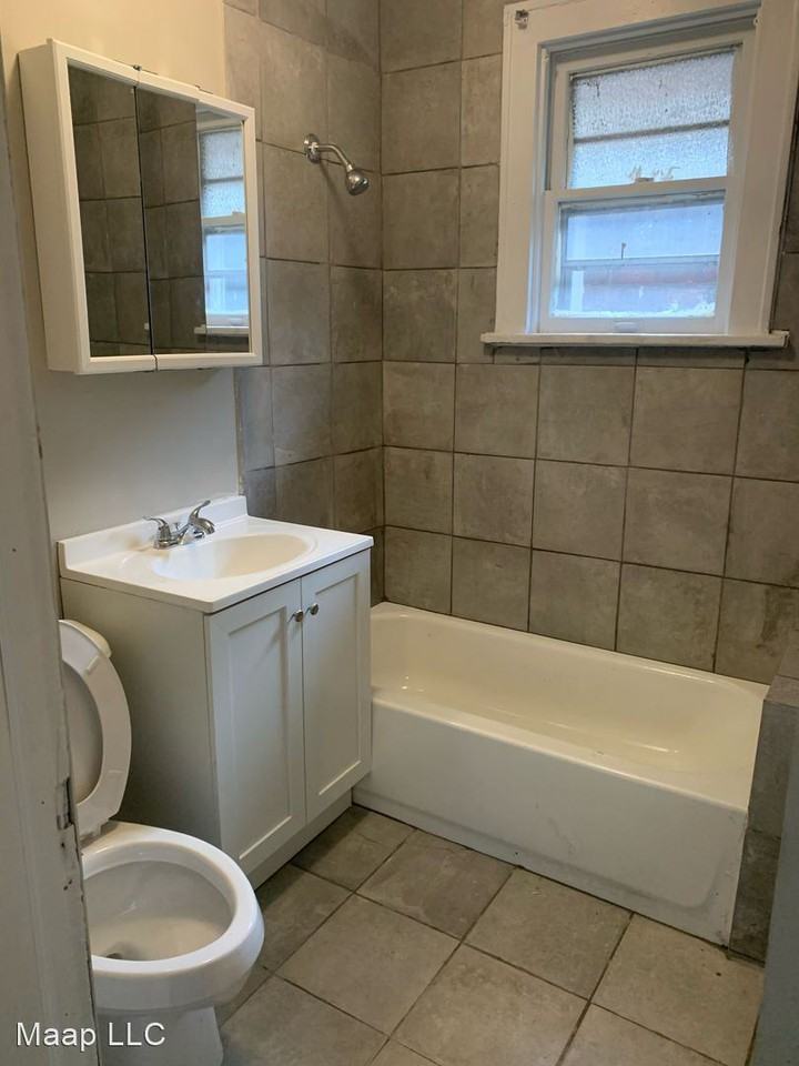 813 Georgia St - Photo 2 of 3