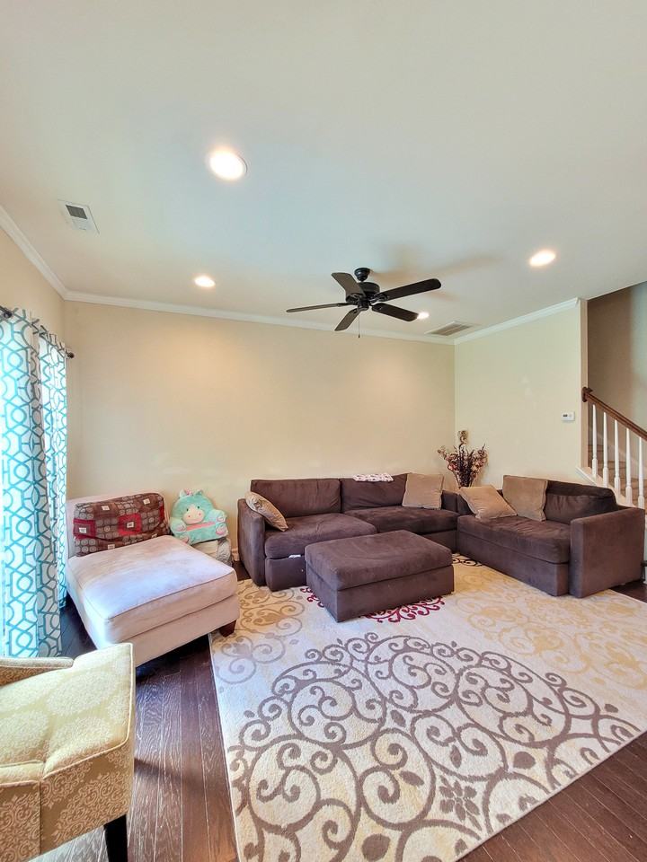 7221 Terregles Dr - Photo 4 of 19