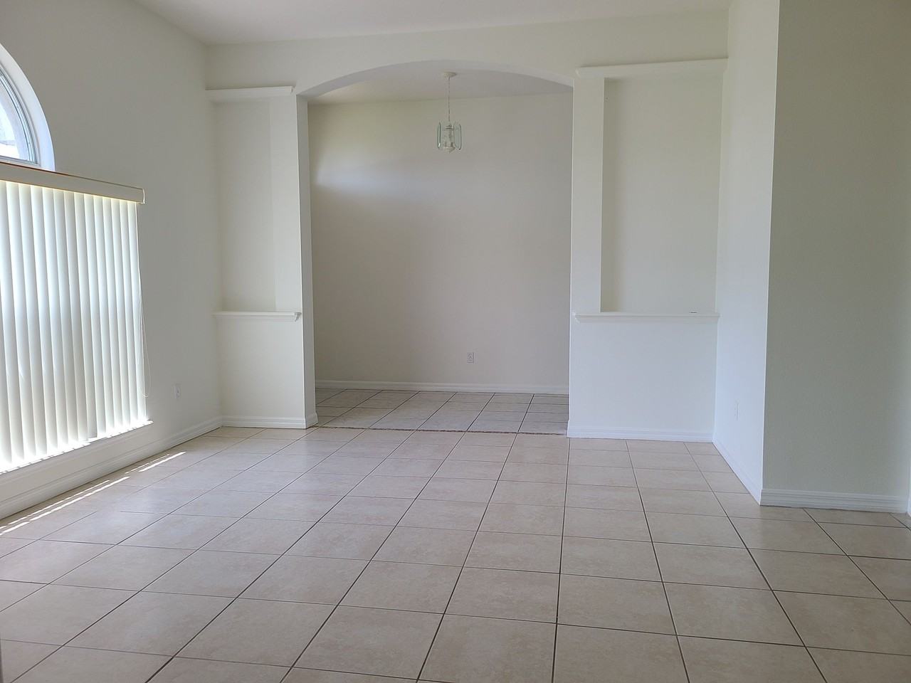 1034 Blue Horizon Dr - Photo 3 of 37