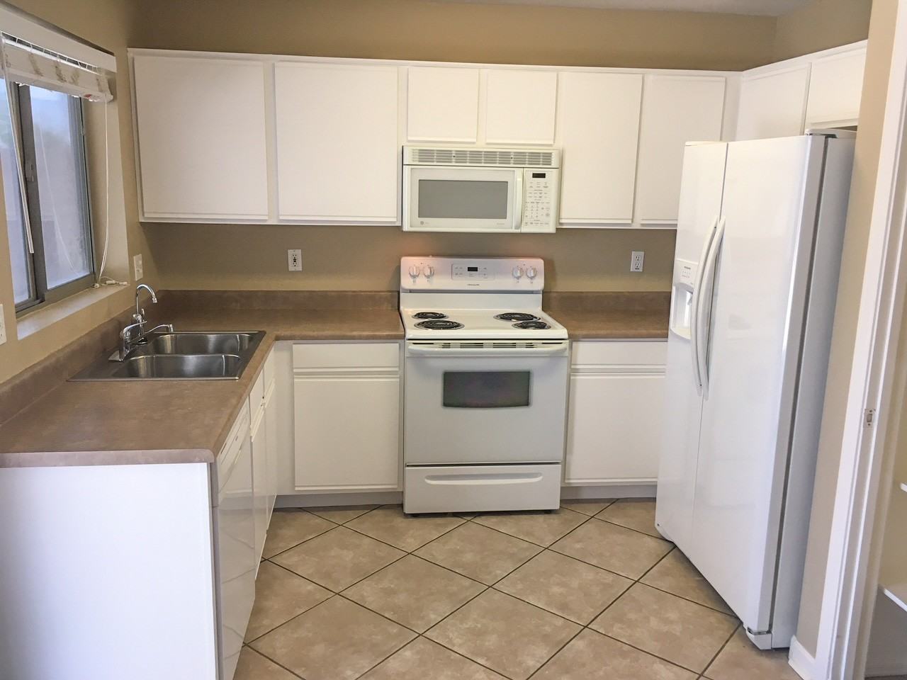 15024 W Calavar Rd - Photo 4 of 19