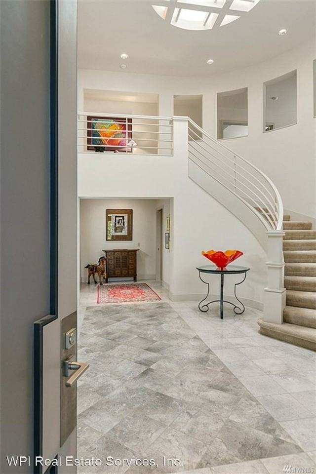 2615 Evergreen Point Rd - Photo 2 of 22