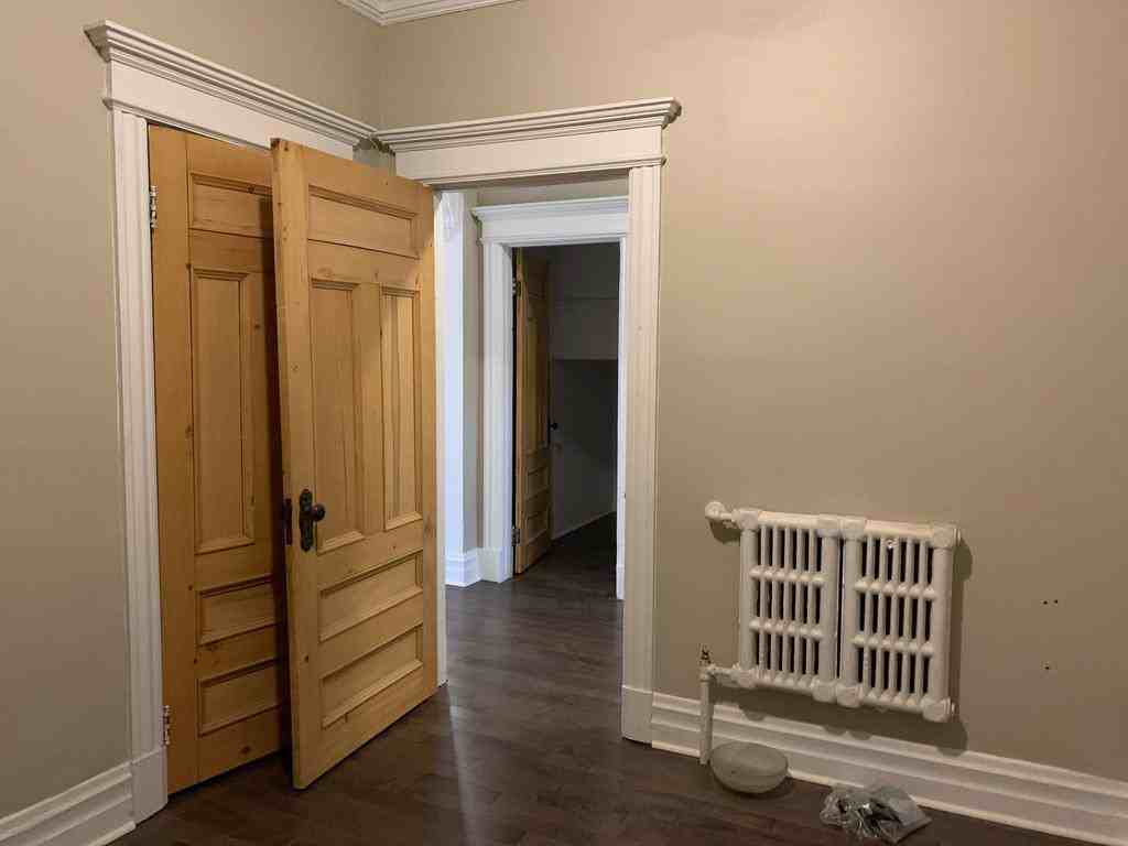 6094 Rue Hutchison - Photo 2 of 13