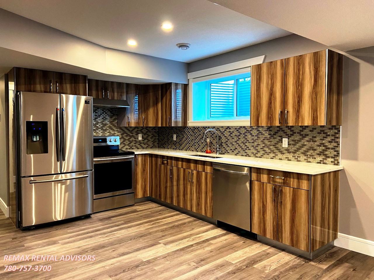 11434 79 Ave Nw - Photo 2 of 10