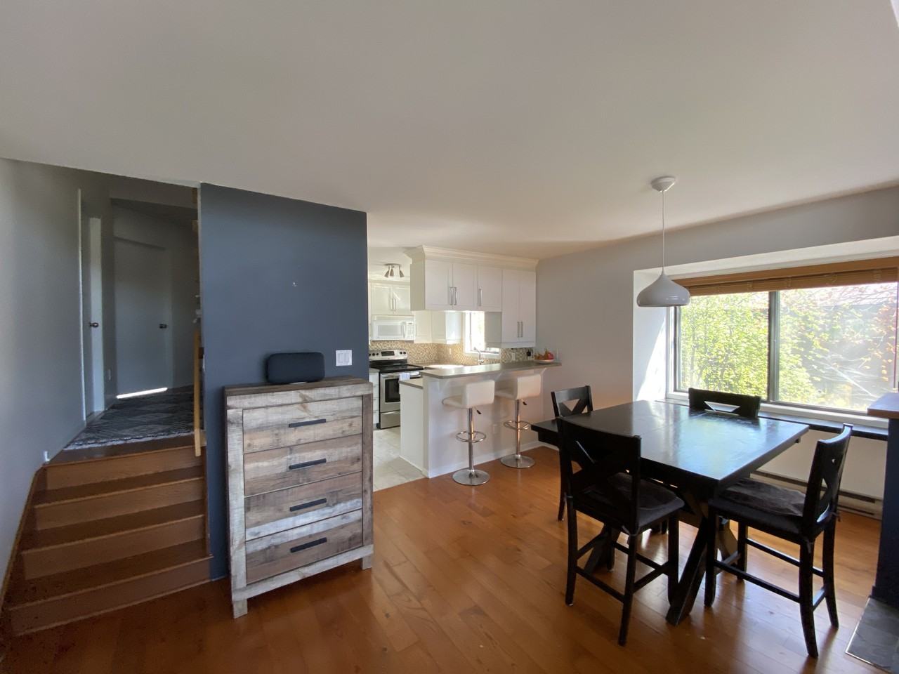 648 Av Strauss - Photo 3 of 20