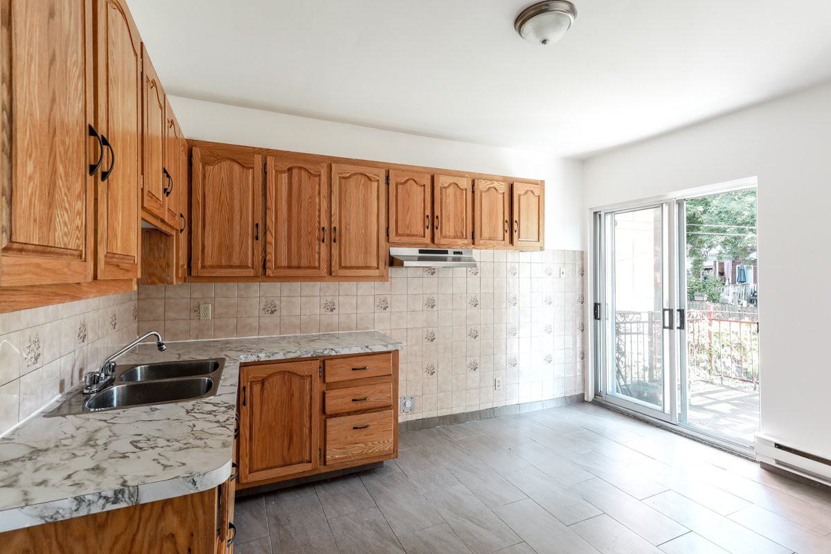 935 Av Old Orchard - Photo 2 of 10