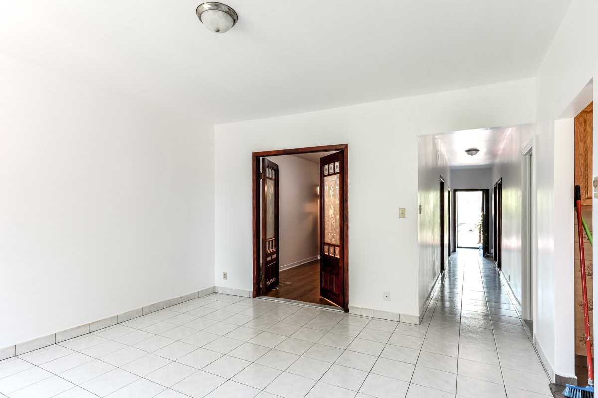 935 Av Old Orchard - Photo 3 of 10