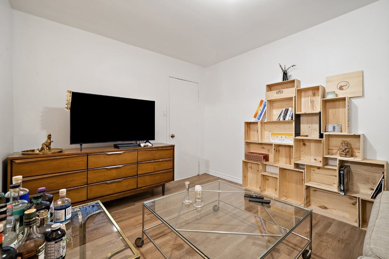 55 Rue Troy - Photo 3 of 11