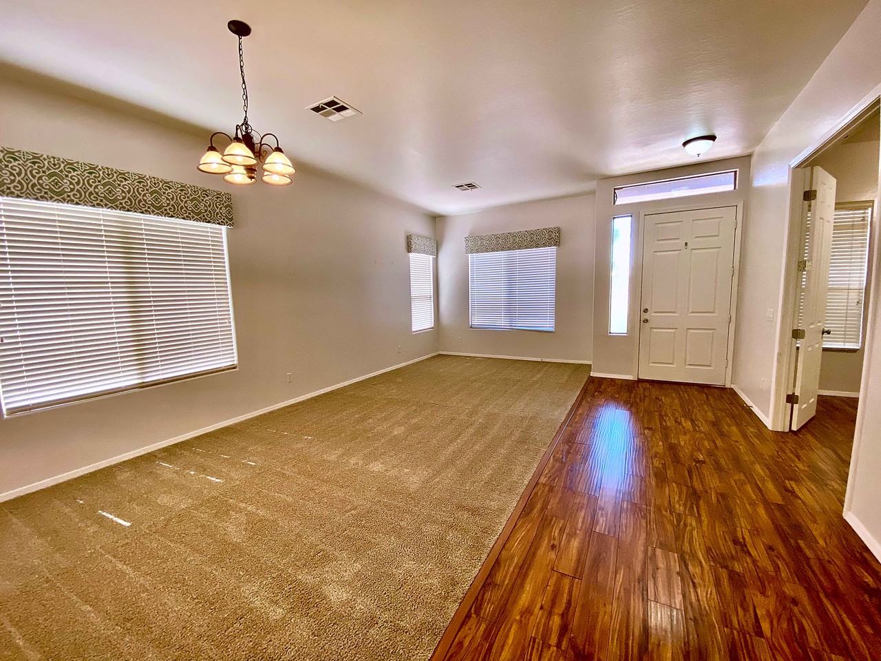 25407 N Hackberry Dr - Photo 2 of 10