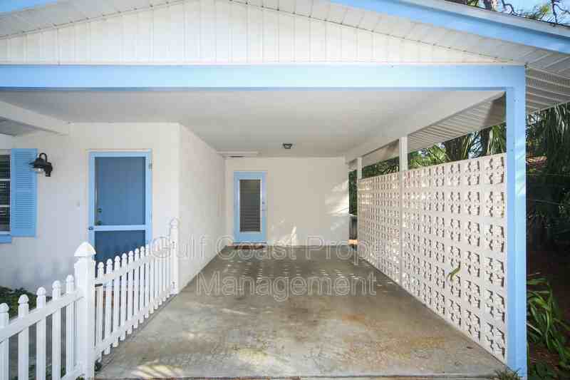 2525 Bay St - Photo 2 of 8