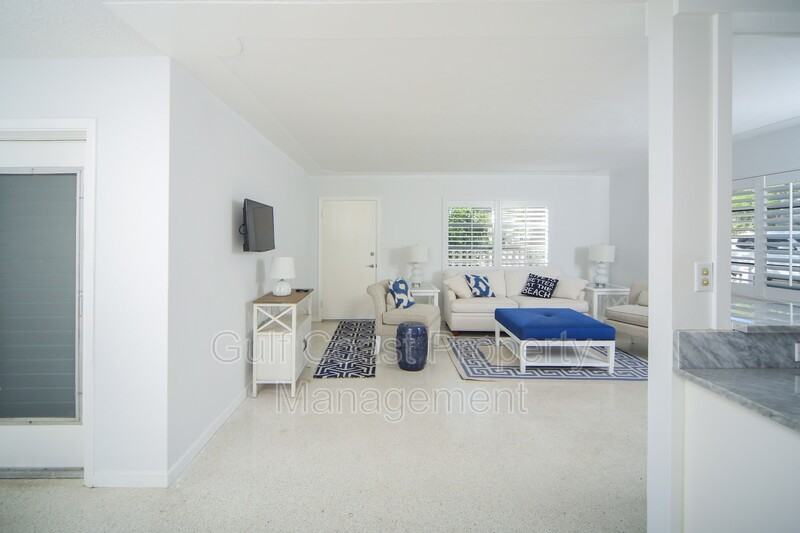 2525 Bay St - Photo 3 of 8