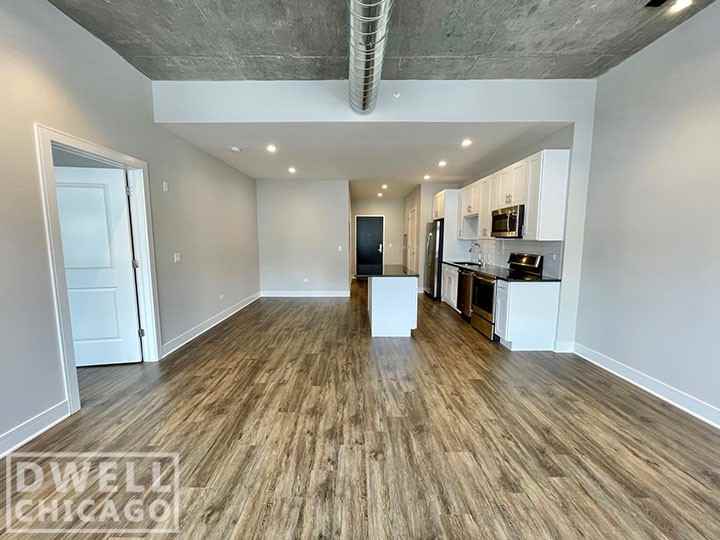 3833 N Broadway St #715 - Photo 2 of 12