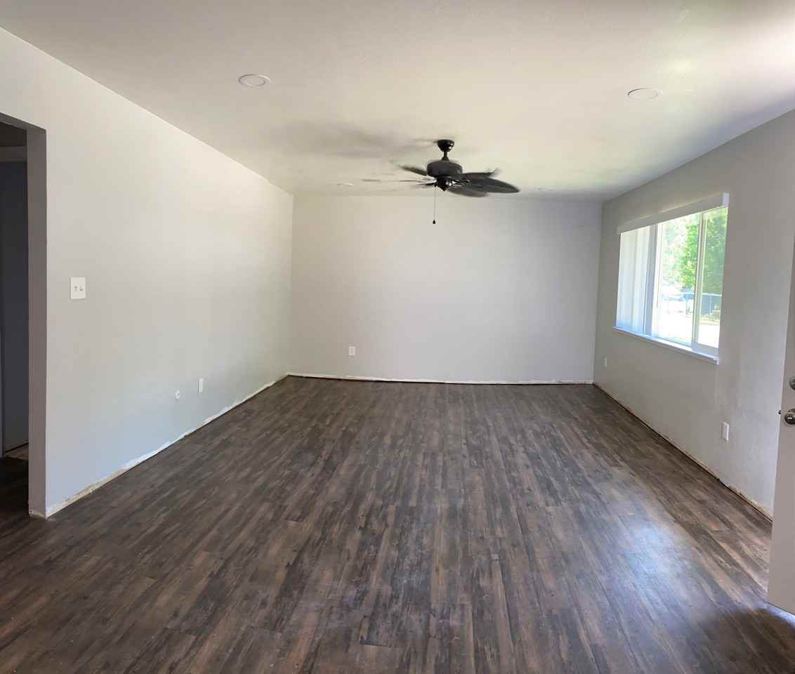 6065 Park Avenue #4 - Photo 3 of 9