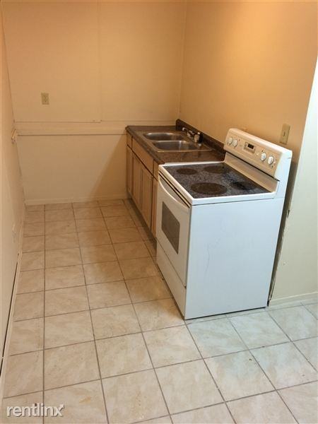 5477 N Hopkins St - Photo 3 of 12