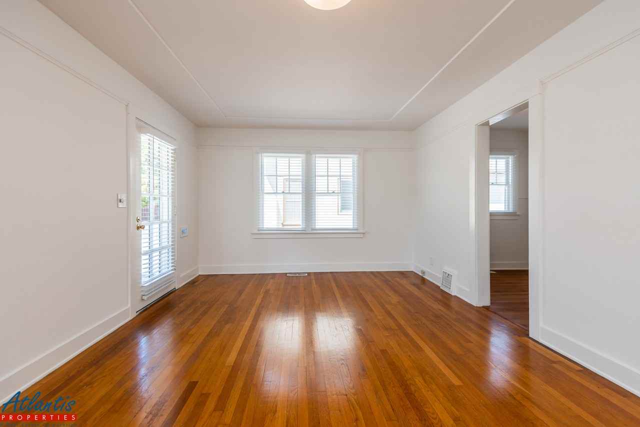 68 South Keeble Avenue - Photo 3 of 14