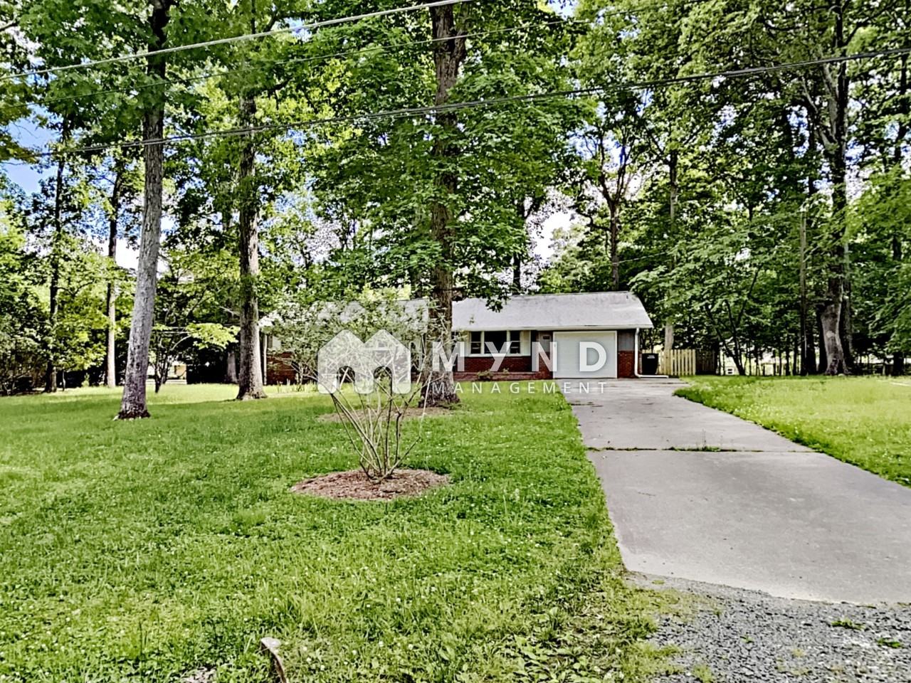 511 Hunter Dr - Photo 2 of 17
