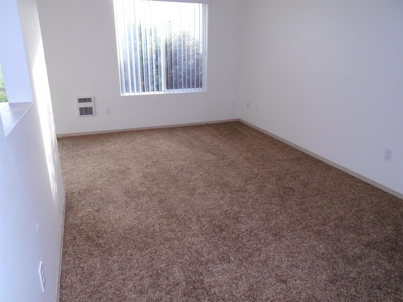 439 N 1st St #439 - Photo 4 of 12