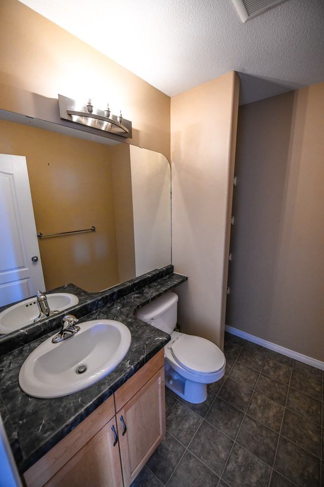 9004 95 Ave #9004-95AVE - Photo 3 of 18