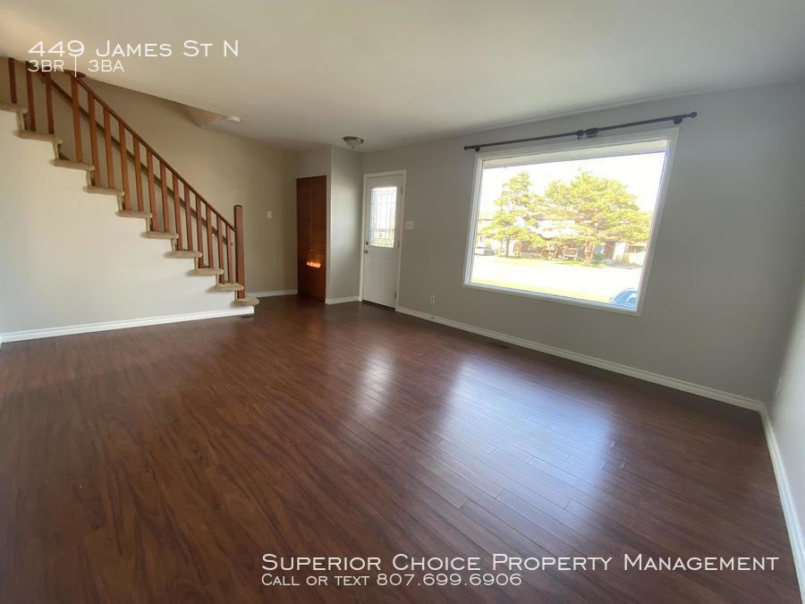 449 James St N - Photo 3 of 18