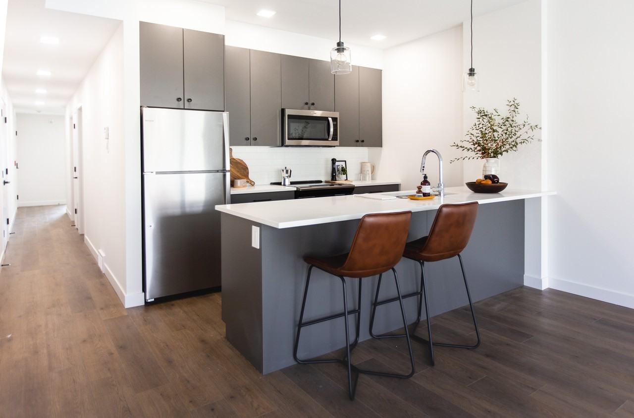 513 St Jean Baptiste Street - Photo 2 of 41