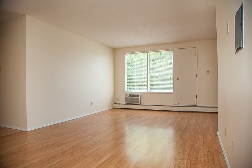 Princeton Apartments - Photo 2 of 6