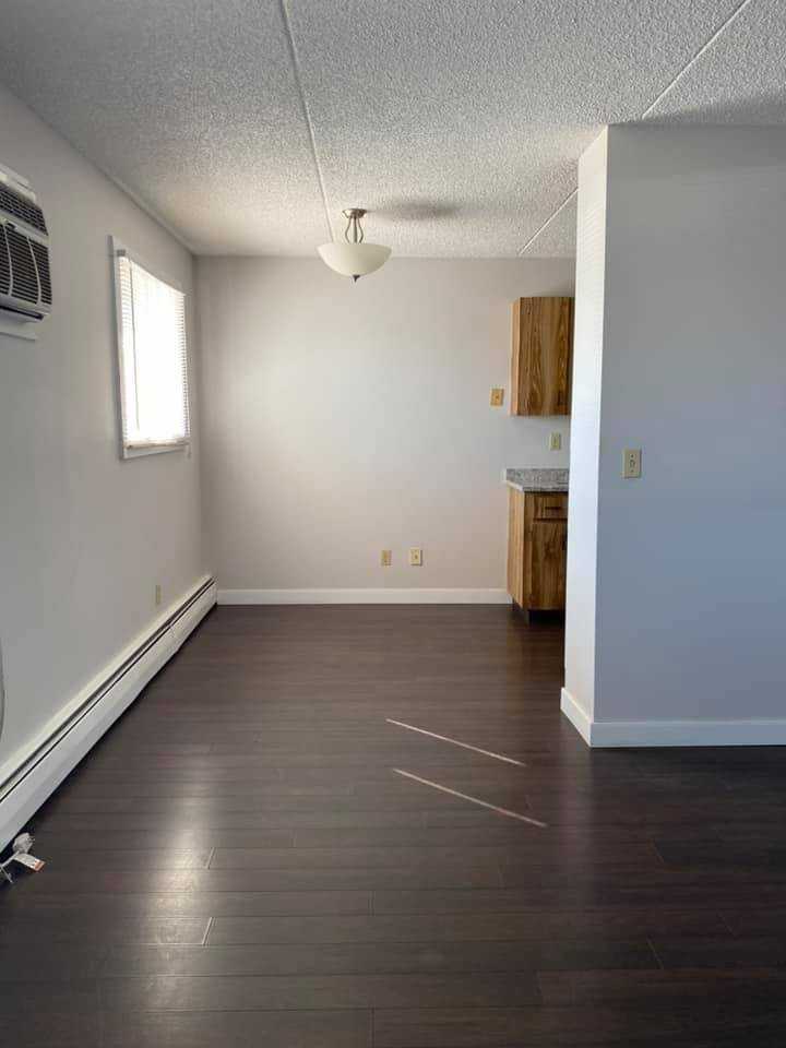 Sunset Towers - Photo 3 of 6